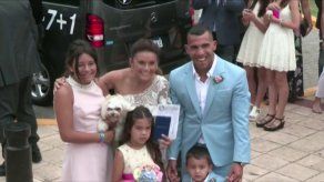 Tevez se casa por lo civil en Argentina y continuará sus festejos en Uruguay