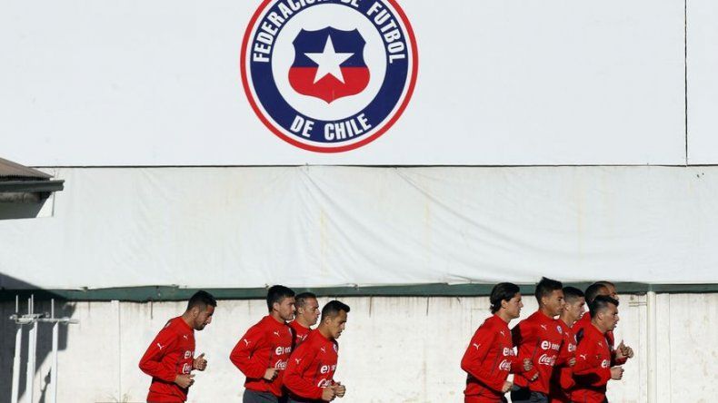 Mineros sobrevivientes alientan a la Roja