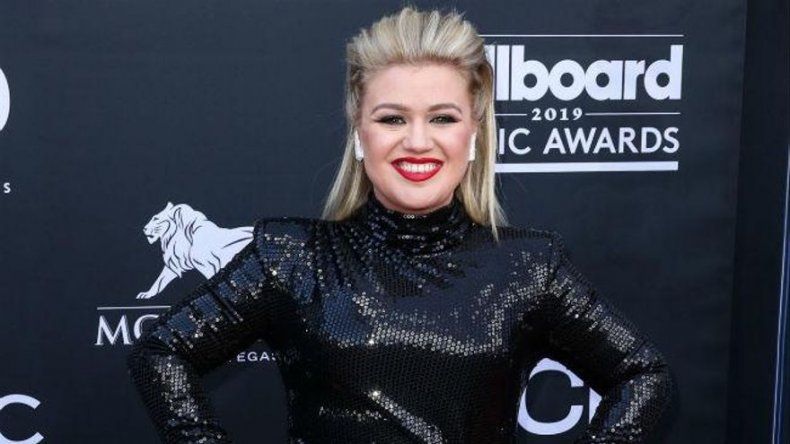 Kelly Clarkson bromea sobre el hipotético fracaso de su nuevo talk show