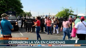 Educadores protestan y exigen al Meduca pagos adeudados