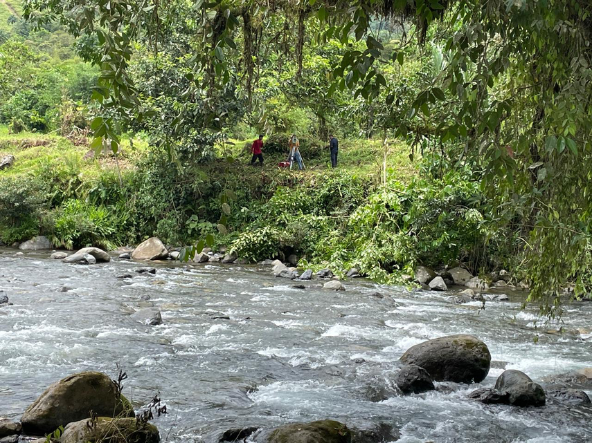 El MOP se compromete a mejorar la infraestructura vial y la seguridad de las comunidades.