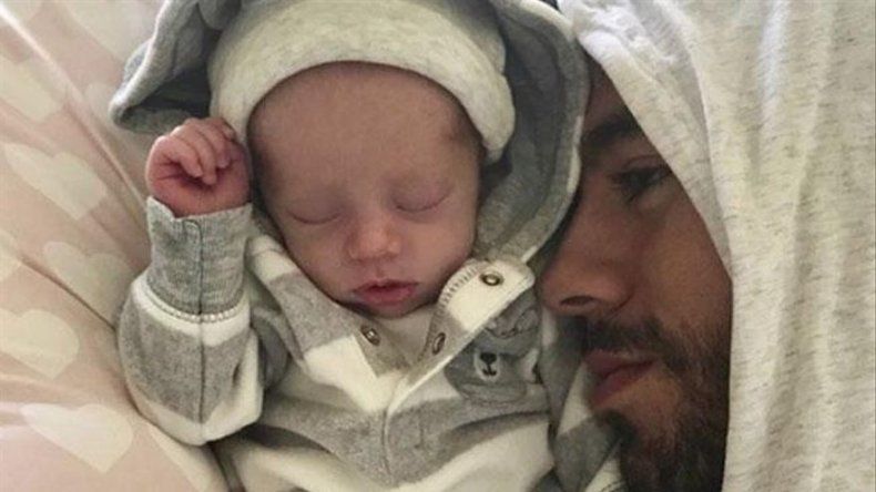 Enrique Iglesias muestra por primera vez a uno de sus mellizos