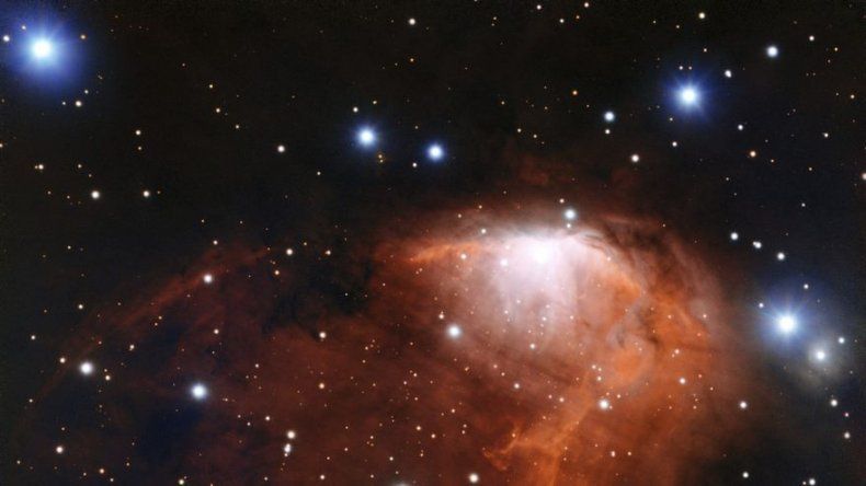 Publican primera imagen del descorche de una botella de champán estelar