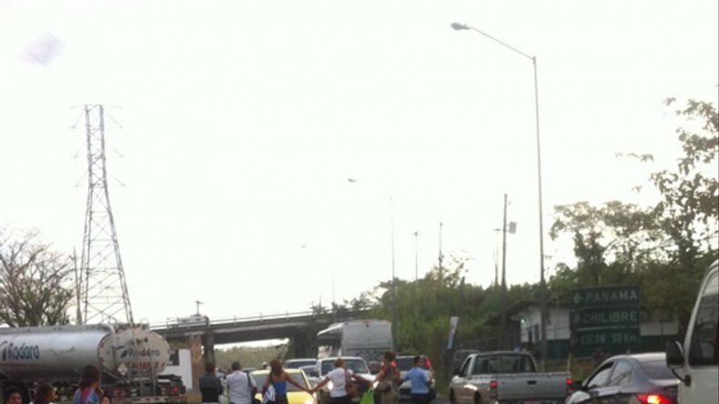 Salida de diablos rojos genera caos en Panamá