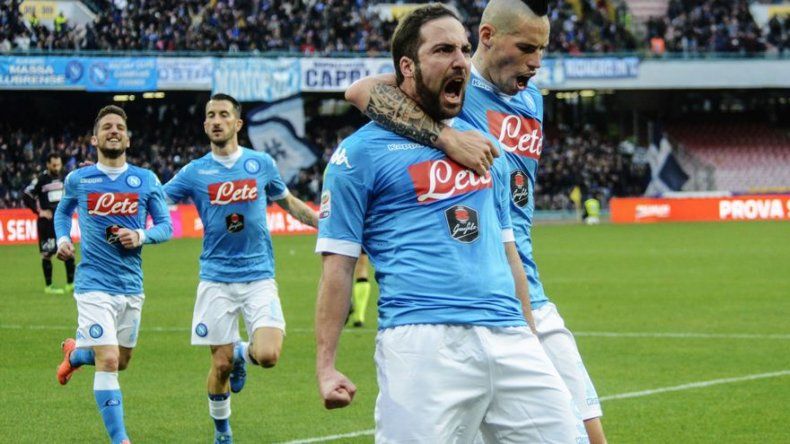 Higuaín se prepara para recepción de hinchas en Nápoles