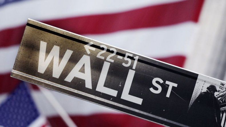 Wall Street cierra ligeramente a la baja