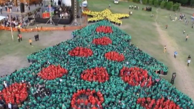 Honduras obtiene Récord Guinness con el Árbol de Navidad Humano más grande