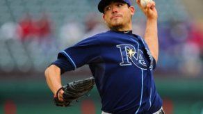 Rays blanquean a Rangers con pitcheo de Moore y bateo de Longoria