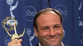 Luces tenues en Broadway en recuerdo de James Gandolfini