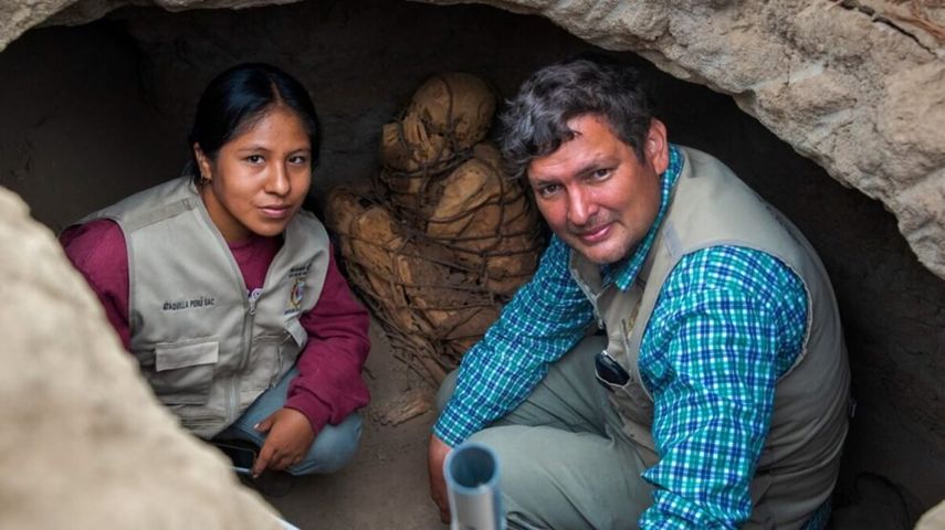 La zona donde la momia fue descubierta se llama Cajamarquilla y en tiempos previos a los Incas fue un centro comercial donde residían personas de diversas etnias y estaba en un camino que conectaba zonas de los Andes con centros poblados de la costa del Pacífico.