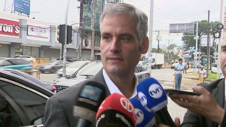 Exministro Papadimitriu responde que transacciones son totalmente lícitas