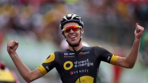 Calmejane aprieta los dientes y gana octava etapa del Tour