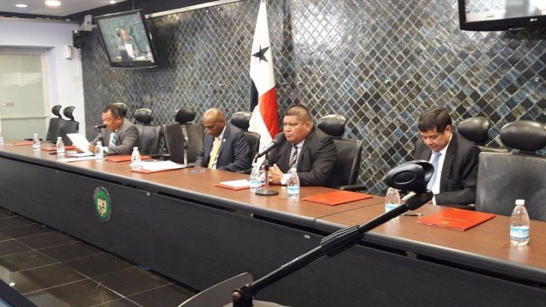 Comisión de Economía rechaza por lesivo contrato entre Estado y Minera Panamá