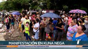 Moradores de Kuna Nega protestan contra canalización de aguas residuales de escuela hacia quebrada