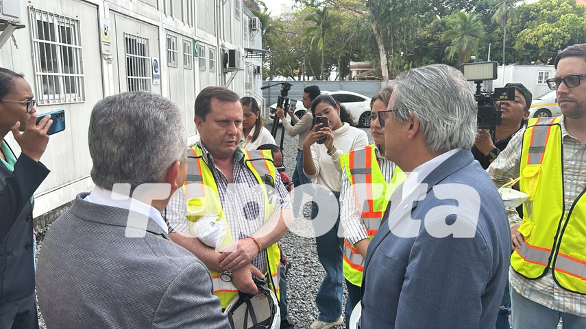 Ministro de Salud realiza una inspección del nuevo Hospital del Niño tras los enfrentamientos.