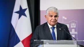 Presidente Mulino anuncia que la aerolínea canadiense WestJet iniciará vuelos directos a Panamá.