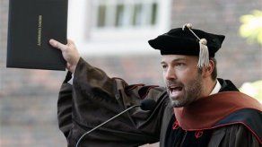 Affleck recibe doctorado honorario en Brown