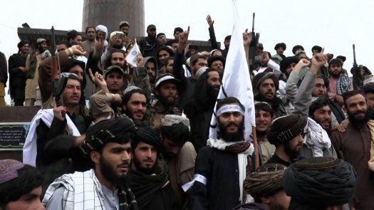 Los talibanes conmemoran su primer año turbulento en el poder en Afganistán