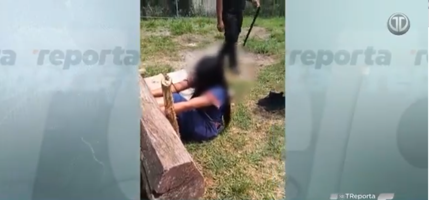 MIDES reacciona a video de una menor de edad siendo castigada en el cepo en Ngäbe Buglé.
