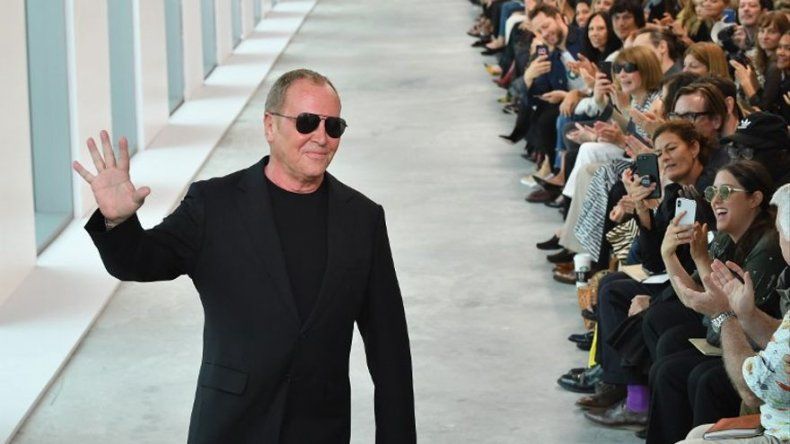 Michael Kors podría comprar Versace por más de 2.000 millones, según WSJ