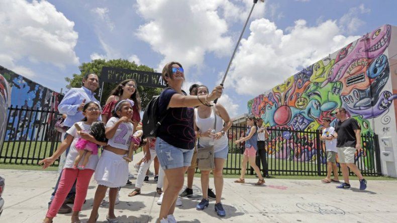 Turistas evitan lugares afectados por zika en EEUU