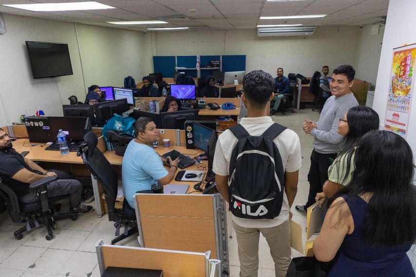 Estudiantes panameños desarrollan software de voto digital para la Alcaldía de Panamá.