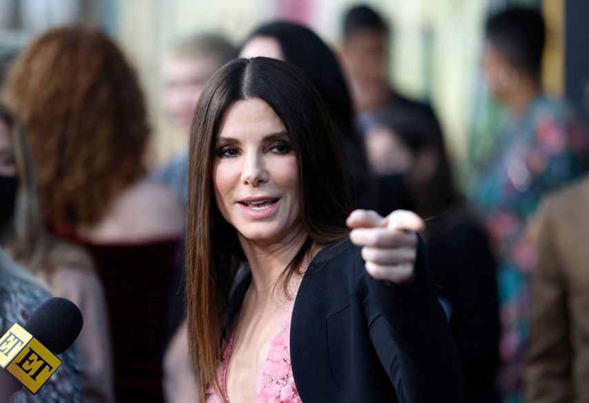 Sandra Bullock reaparece tras la muerte de su pareja ¿Se cambió el rostro?