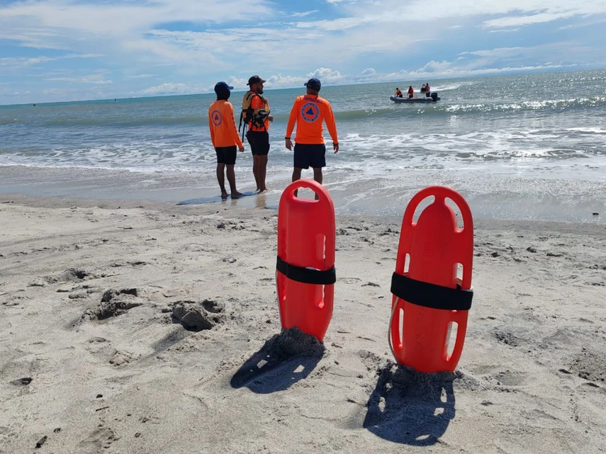 ¡Advertencia! SINAPROC coloca bandera roja en playa Canadian por peligroso oleaje y resaca