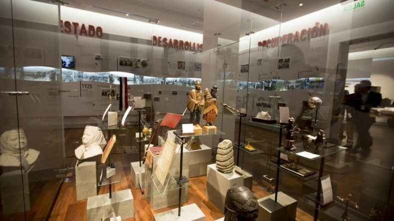 Ecuador abre un museo con regalos recibidos por presidente Correa