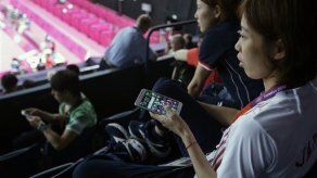 Londres: Twitter y suspicacia sobre nadadora acaparan la atención