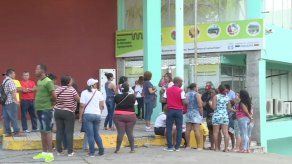 Consumidores molestos por suspensión de feria libre en Plaza Ágora