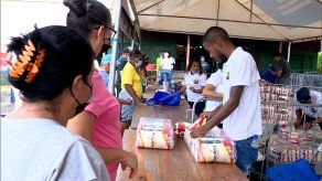 Miles de personas acudieron desde temprano a las 9 agroferias del IMA