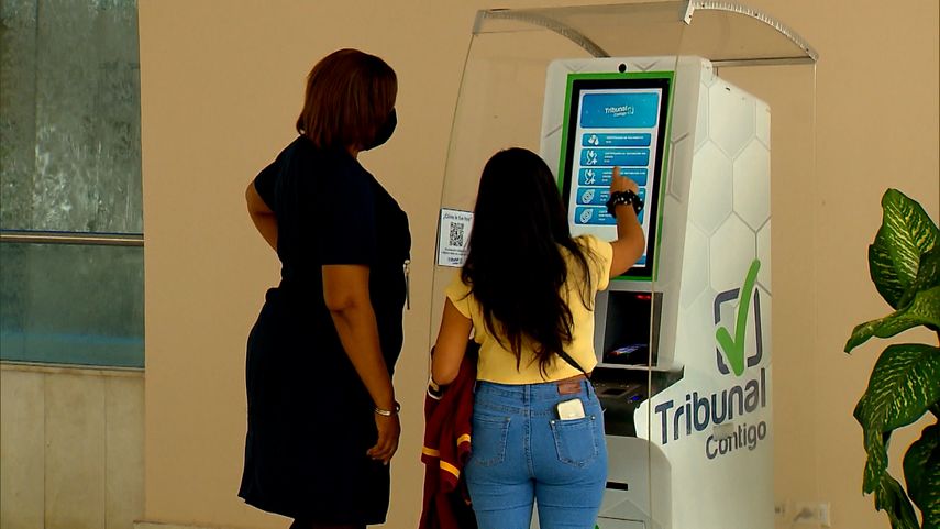 Proceso de recolección de firmas de apoyo a precandidatos por libre postulación.