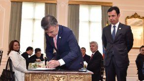 Santos firma decreto que establece Día Nacional de Libertad Religiosa