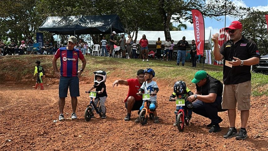 La nueva Balance Bike con niños de 3 a 4 años, demuestra la pasión por el deporte extremo en Panamá. La nueva Balance Bike con niños de 3 a 4 años, demuestra la pasión por el deporte extremo en Panamá.