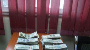 Decomisan más de medio millón de dólares a una pareja de colombianos