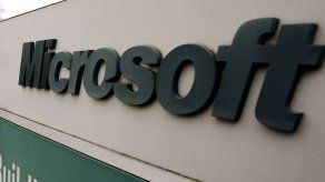 Microsoft supera previsiones a pesar de retroceso de beneficio neto