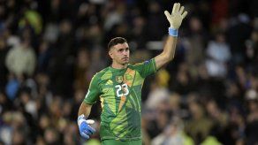 Dibu Martínez suspendido por sanción de la FIFA: ¿Cuáles partidos se perderá?