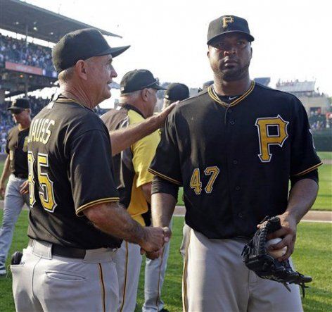 Liriano lanza juego completo; Piratas ganan