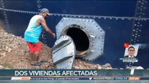 Delincuentes tratan de robar tapa de un tanque de agua en La Chorrera y provocan inundación
