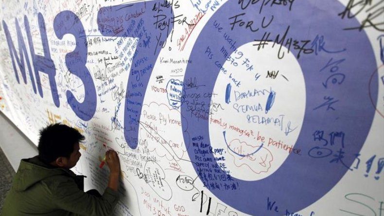 Posible resto de MH370 será enviado a Francia para examen