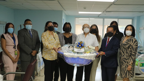 Entrega de canastillas en el Hospital San MIguel Arcangel