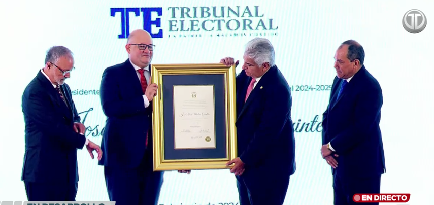 Entrega de Credenciales a José Raúl Mulino por el Tribunal Electoral