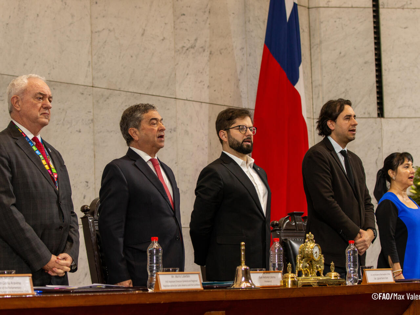 Parlamentarios firman en Chile pacto para luchar contra el hambre.