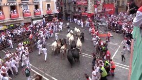 Ninguna cornada en un veloz tercer encierro de San Fermín