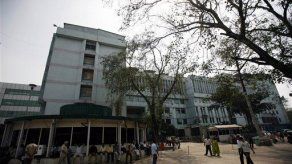 Operan al Dalai Lama de cálculo biliar con todo éxito