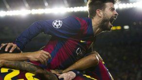 Piqué aplaude a su equipo por un partido sensacional