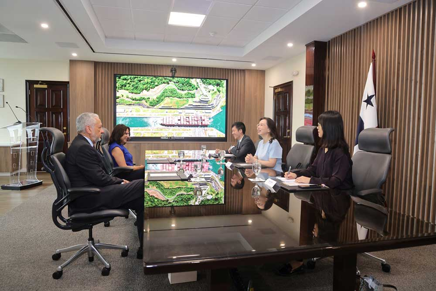 Canal de Panamá se reúne con la Embajada de la República Popular China.