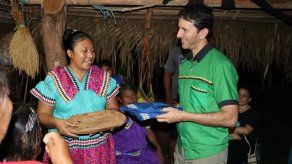 El administrador de la ATP, Iván Eskildsen, visitó la Comarca Ngäbe Buglé para vivir la experiencia turística de primera mano.