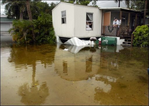 Tormenta tropical Fay castigará EU por tercera vez